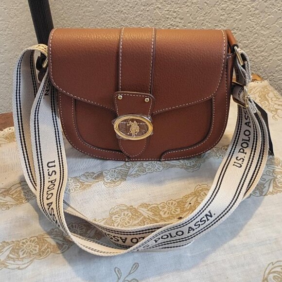 U.S. Polo Assn. Heritage Crossbody Bag - Picture 1 of 8